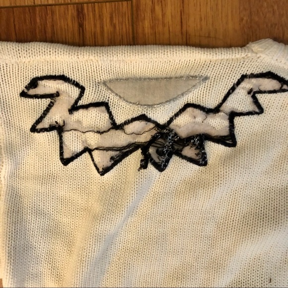 Vintage fabulous distressed pullover with black and silver appliqués - Picture 5 of 15